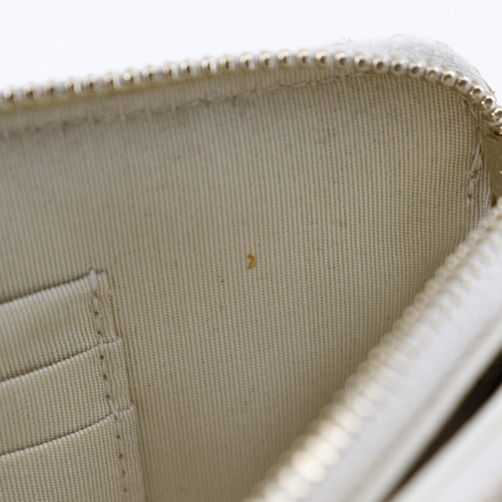 CHANEL White Deauville Shoulder Bag - Picture 11 of 16